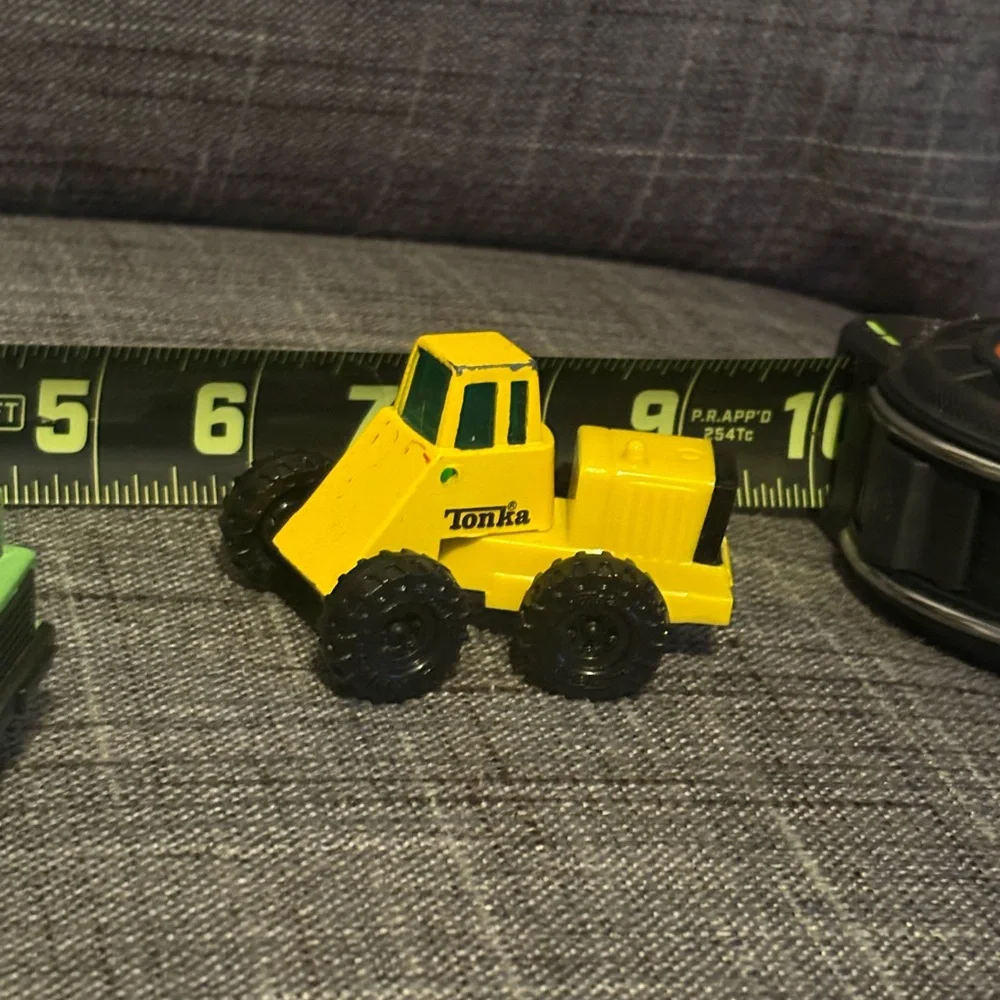 Vintage Tonka Green and Yellow Construction Set Manufacture Diecast Trucks Lot 2 - Picture 3 of 7